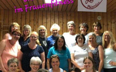 Frauenfitness macht Selbstverteidigungkurs